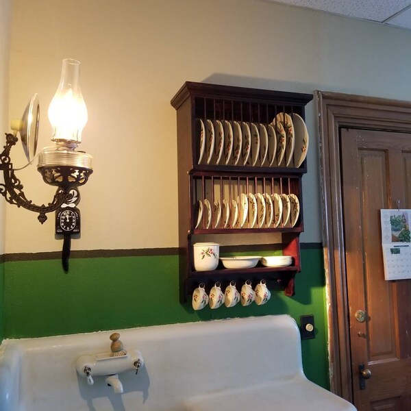 Présentoir à Assiettes Vertical Shaker 3 Niveaux En Bois Avec Couronne Et Tasse, Fait Main