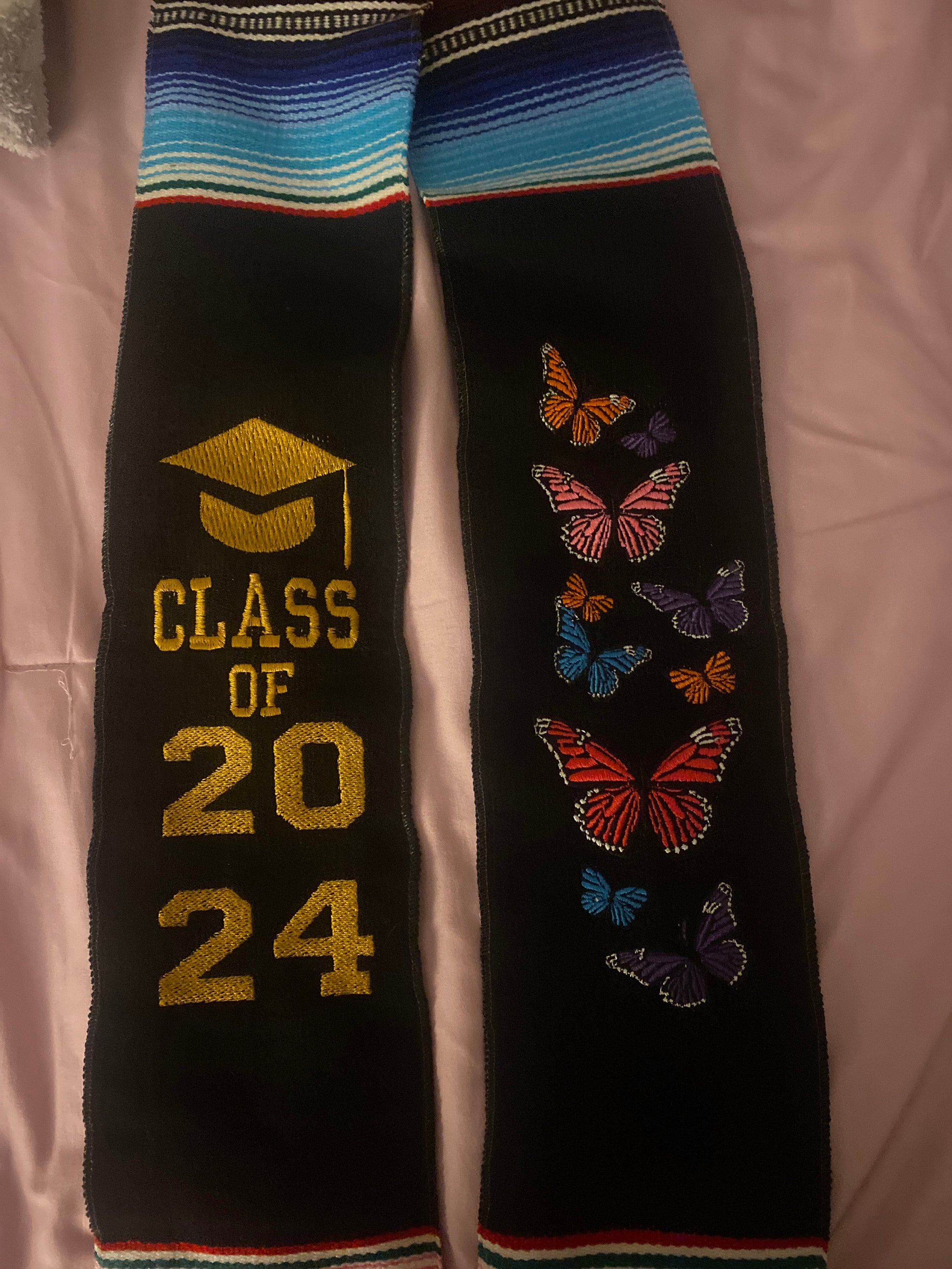 Mexikanische Abschlussstola mit Serape, bestickt mit Blumen. Abschlussstola. Mexikanische Abschlussstola. Abschlussjahrgang 2025. Personalisierte Stola.