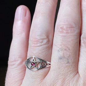 Celtic Stone Ring- Tapered Celtic Knot with Red Garnet – Celtic Design Scotland