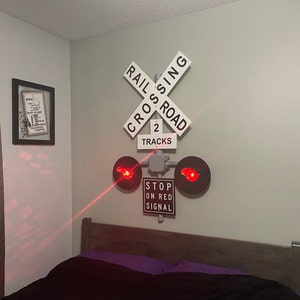 RAILROAD TRAIN CROSSING Signal Sign Kit With Flashing Led Lights Wall ...