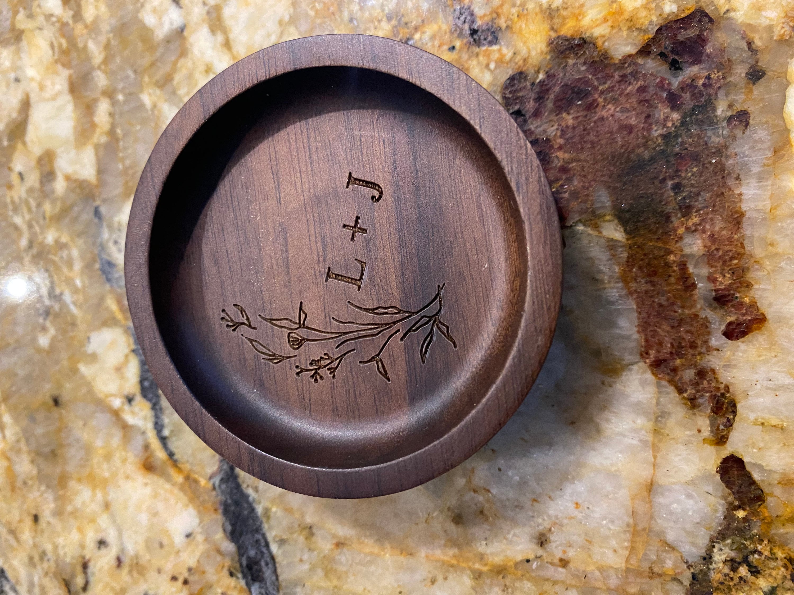 Custom Round Wood Ring Dish, Engagement Ring Holder, Personalized Wedding Ring Dish, Wedding Gift, 5th Anniversary Gifts, Gifts for Newlywed
