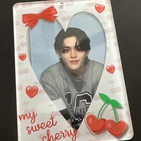 2Pcs Sta Kpop Photocad Holde Keychain 3 Inch Photo Cad