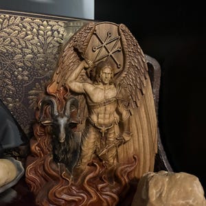アザゼルの木彫り：悪魔のバフォメット、ルシファー、オカルトの装飾
