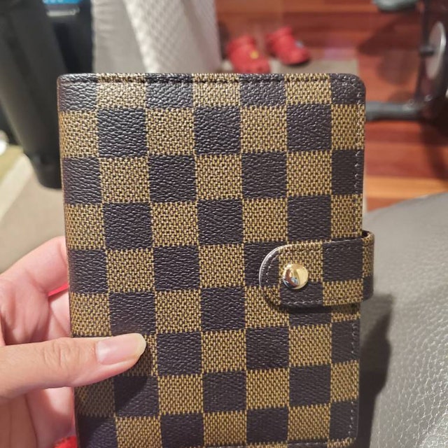 louis vuitton checkered wristlet