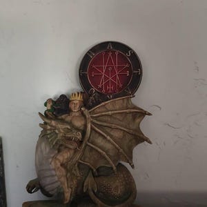 アスタロト像：木彫りの悪魔、オカルト祭壇の装飾 - Etsy 日本