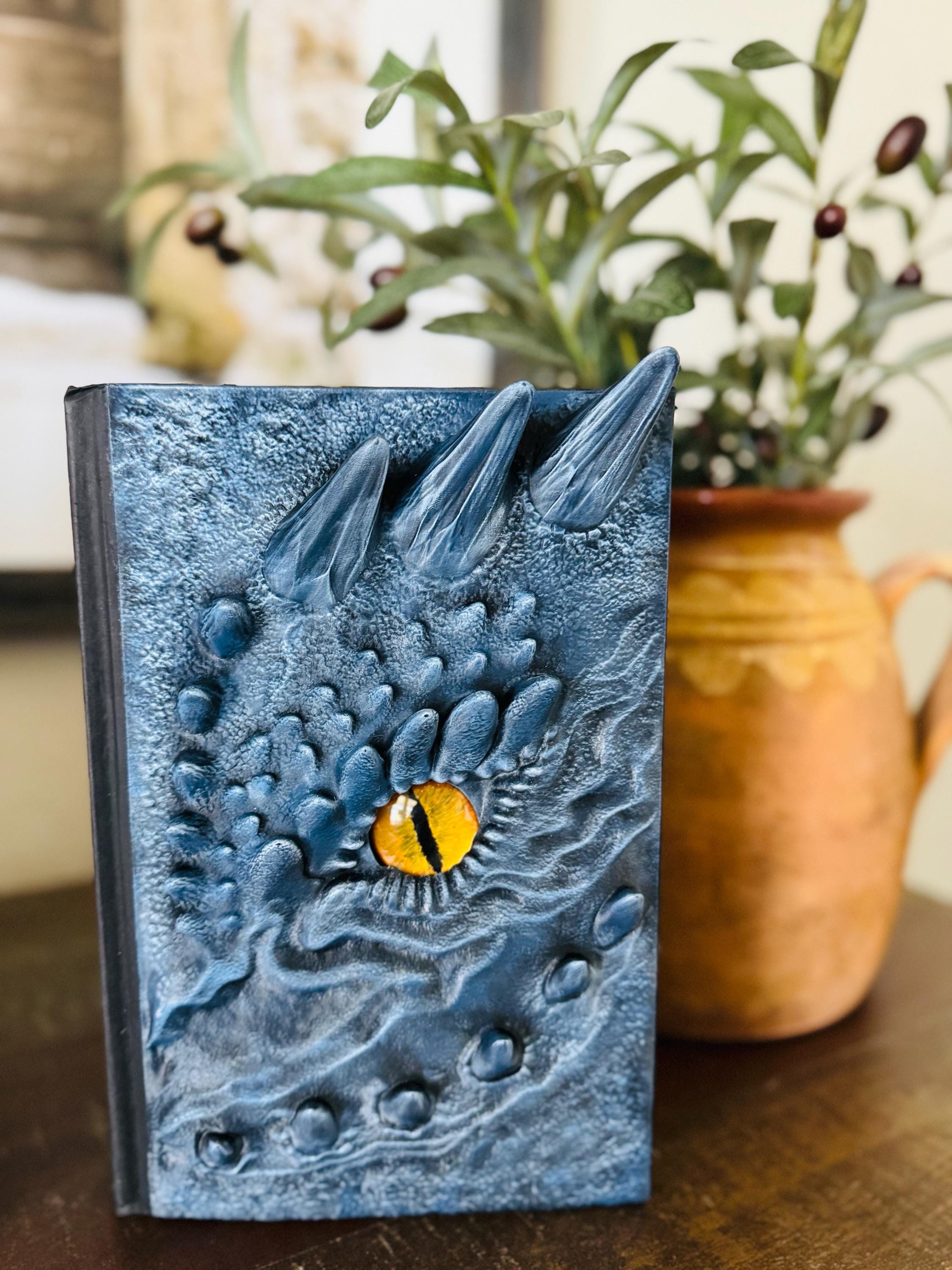 Onyx Storm Special Edition Custom Hardcover Novel - Limited Edition Gift for Book Lovers