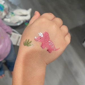 Taylor added a photo of their purchase