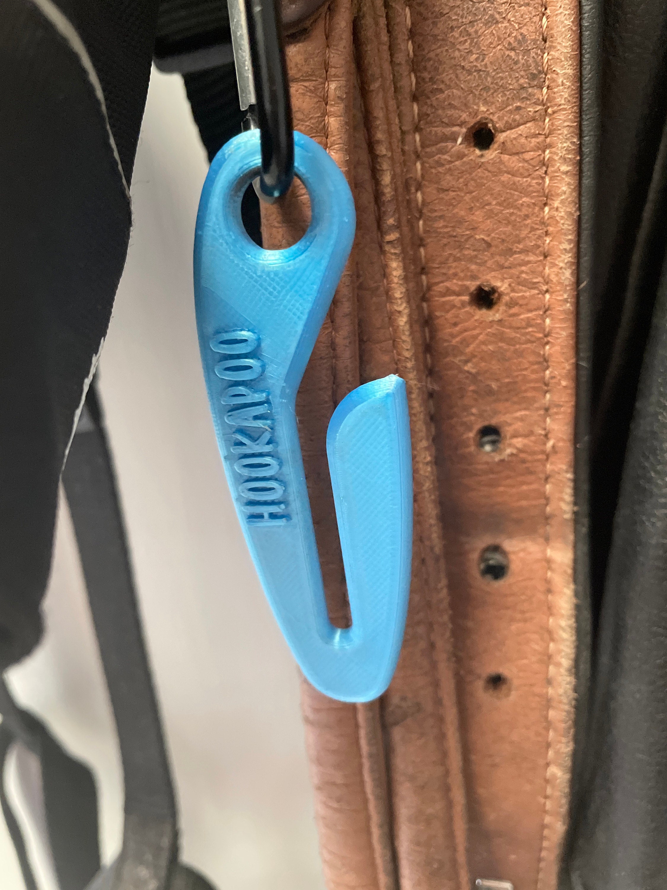 Hookapoo Dog Poop Bag Carrier Dog Poo Holder Clip on Hands free Sustainable Pink and Blue, Poo Hook