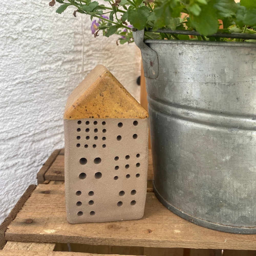 Bienensteinhaus groß ockergelb