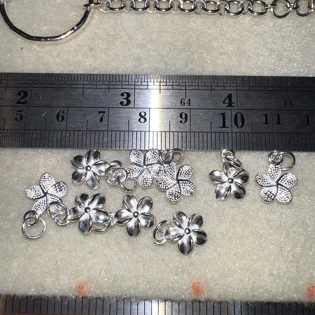 ❤　珍品・美品・芥子パール・Flowerモチーフ・ネックレス・留め具Silver ❤ 珍品・美品・芥子パール・Flowerモチーフ・ネックレス・留め