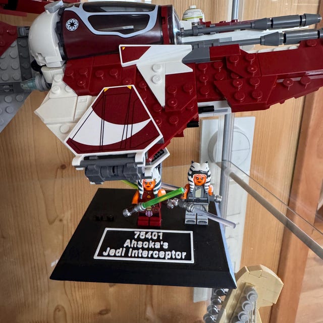 99  大きめ　花台 Display Stand for Lego Star Wars 75401 Ahsoka's Jedi Interceptor