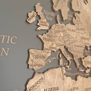 世界地図プッシュピンウォールアート、コルク世界地図ボード、木製世界