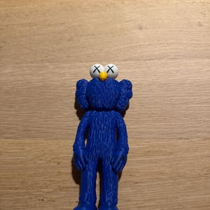 KAWS BFF風ポップアートフィギュア - モダンホームデコレーション、高