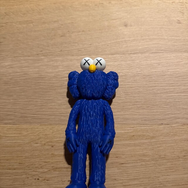 KAWS BFF風ポップアートフィギュア - モダンホームデコレーション、高
