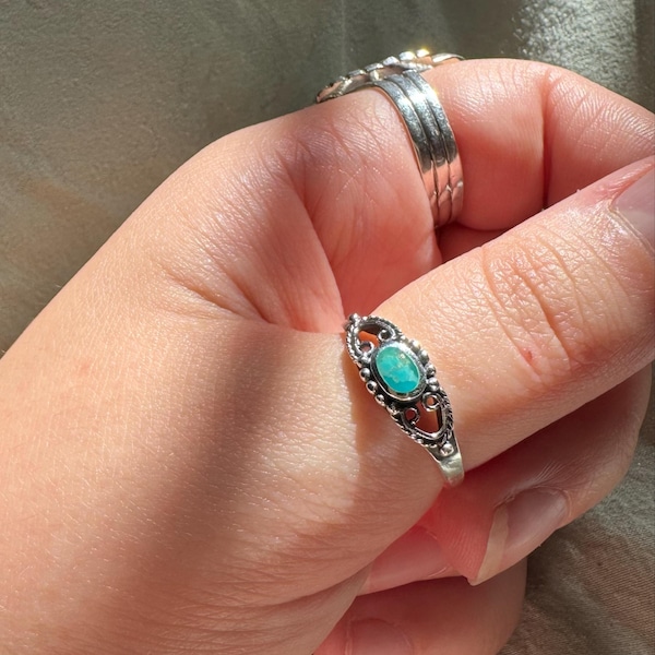 Small Vintage Style Turquoise Ring // 925 Sterling Silver With Genuine ...