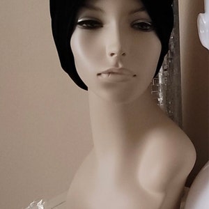 JINGFA Fiberglass Mannequins Female Life Size Mannequin Head for Wigs,  Hats, Sunglasses Jewelry Display SBLG-2