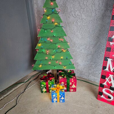 Gingerbread Boy and Girl Wood Yard