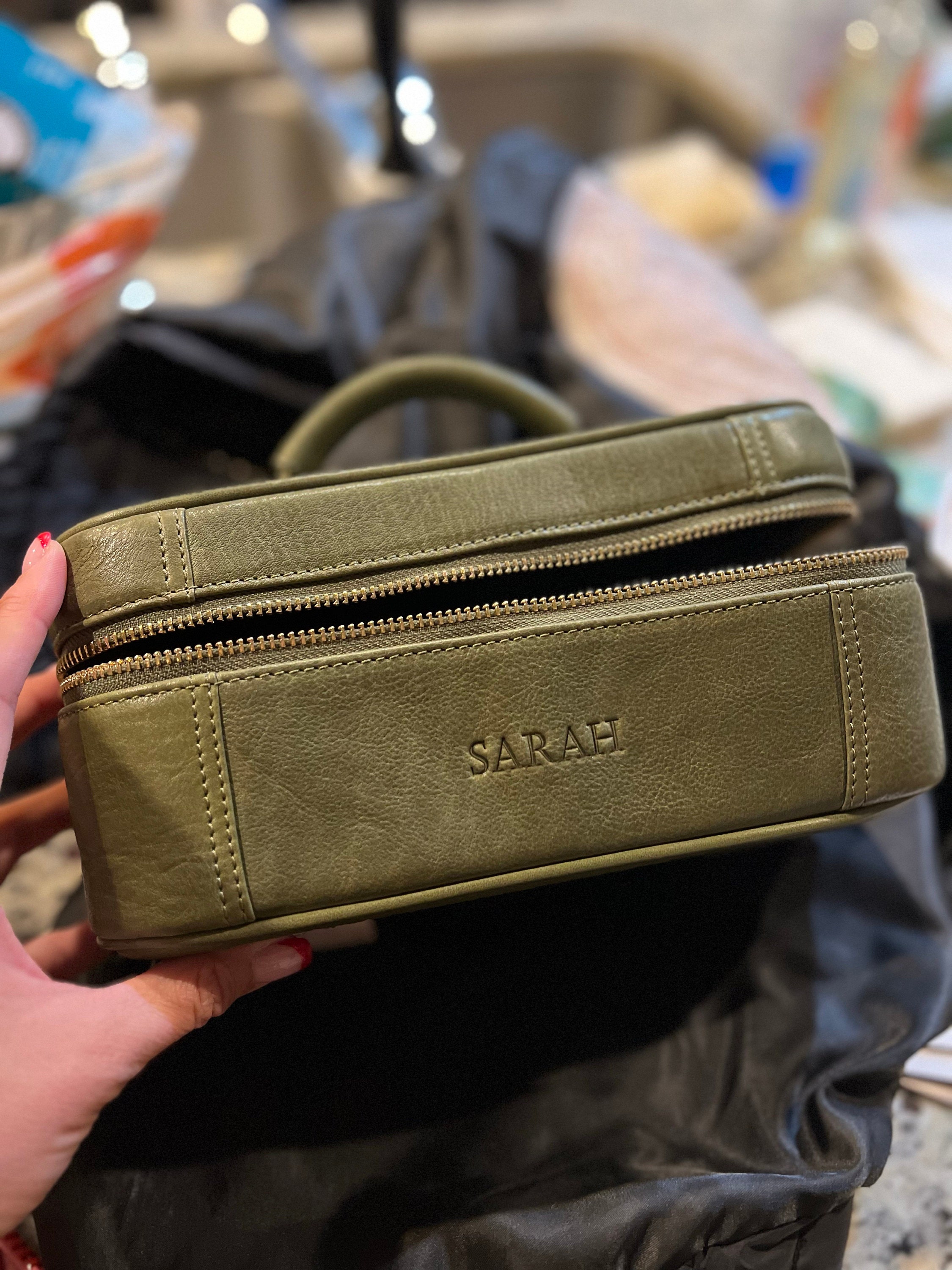 Leather toiletry bag - Personalized gift for wife - Gift for mom - Anniversary gift - Cosmetic bag - Monogrammed makeup case - For daughter