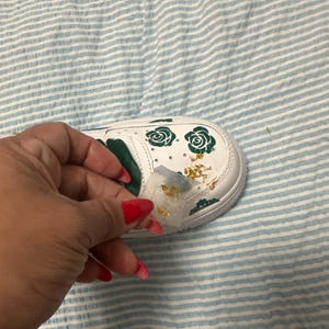Violeta added a photo of their purchase