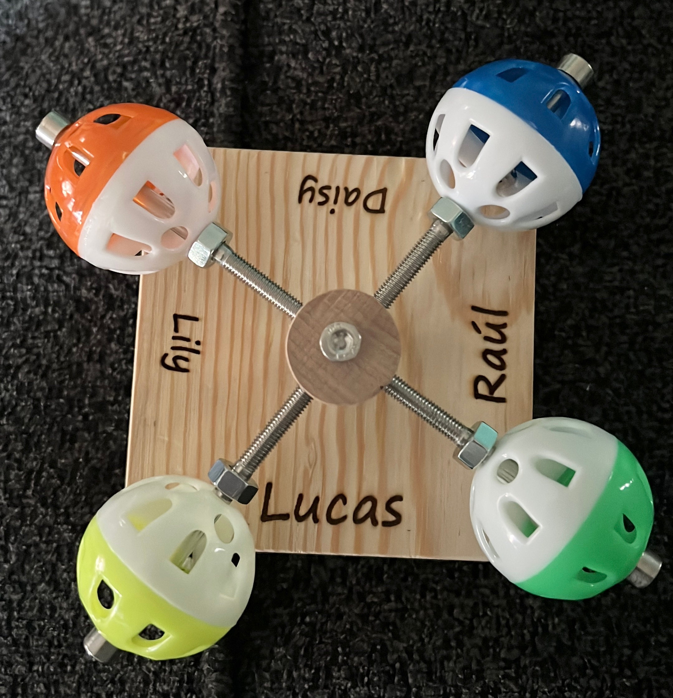 Rotating Colorful Balls Toy for Birds, Budgies, Budgerigars, Parakeets, Parrots, Cockatiels, Parrotlets, Lovebirds, Conure, Caique, Lorikeet