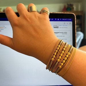 Bracelet pinches shop hair