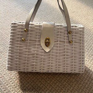 may added a photo of their purchase