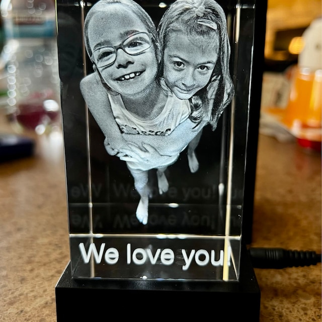 CAPTUR3D Premium Crystal Photo With LED Light Base, Personalized Memorial Gifts For Mom, Dad, Wife, Men, Loved One, Custom Gifts Serrated 2D Picture For Wedding Anniversary Birthday Sympathy Gift