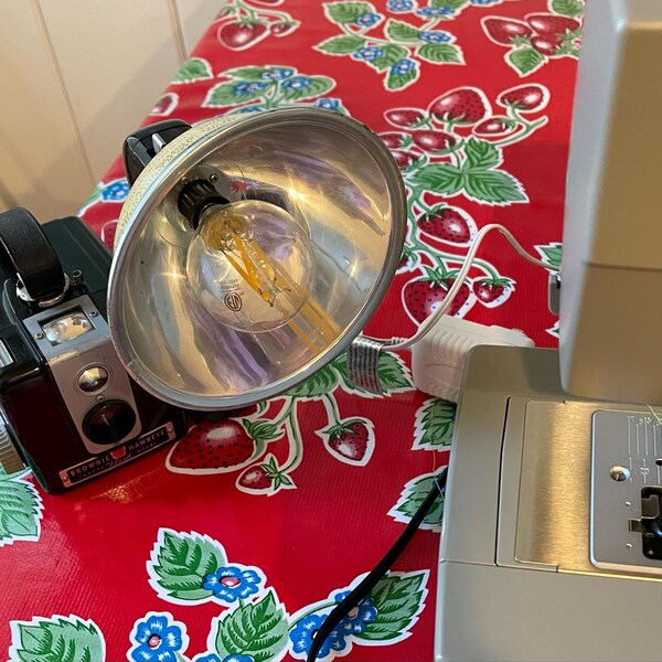 Battery Powered Lamp Base for