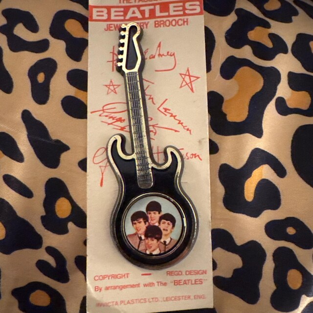 RARE! Vintage Beatles Badge Plastic Guitar Brooch Pin