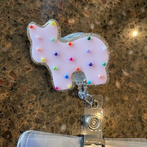 Ouligay Cute Nurse Badge Reels (2 Pack) - Jellyfish & Clownfish Retractable ID Holders For Work - View #2