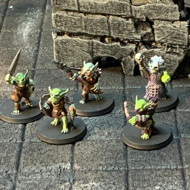 Set De 46 Miniaturas Goblin Sin Pintar De 28 Mm Para D&D – Incluye Catapulta, Ogro Y Rey Goblin