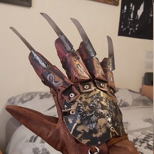 フレディのグローブ、『エルム街の悪夢4』ドリームマスターの小道具