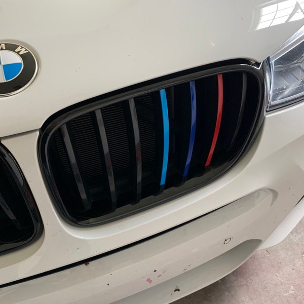 M-Colored Kidney Grille Stripe For BMW G30 G31 5 Series - Glossy Tri-Color Insert