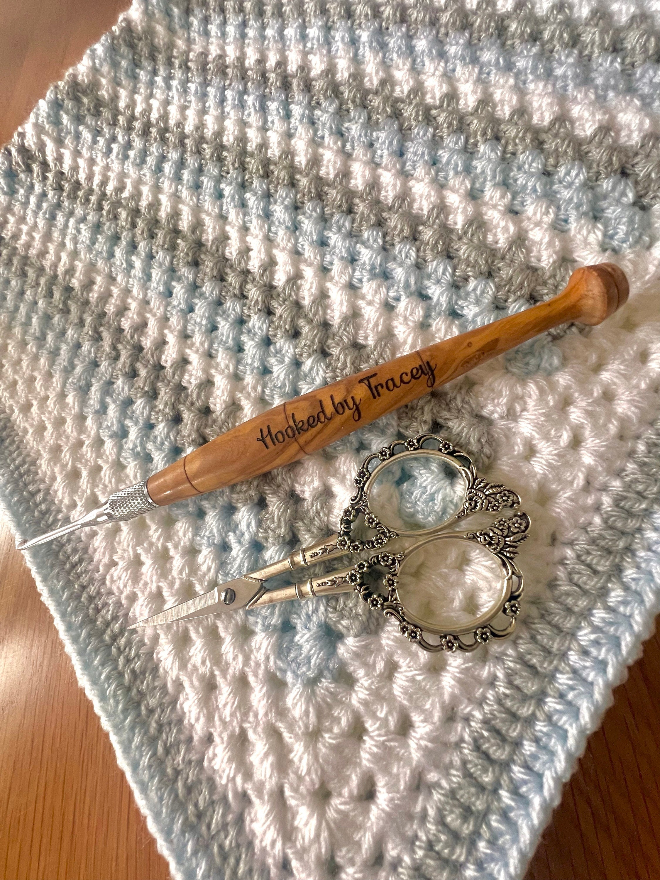 Olive Wood Crochet Hooks, Yarn Hook Set, Handmade Crochet Hooks, Gift for Crafter, Mothers Day Accessories, Crocheters Gift, Set of 8 Hooks