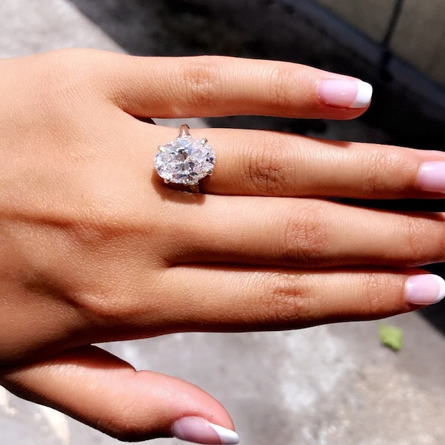 10 ct oval diamond ring deals