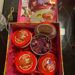 Kaitlyn added a photo of their purchase