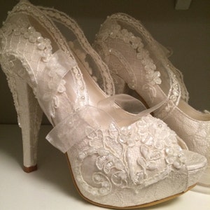 Ivory Lace Wedding Shoes for Bride With Pearls - Etsy