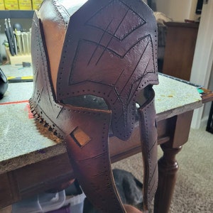 MODELLO di casco barbaro in pelle LARP digitale Set vichingo ...