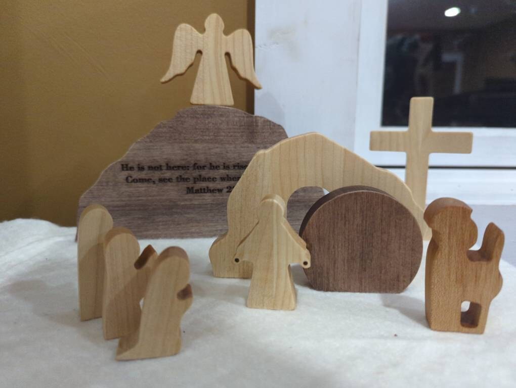 Osterdekoration, Auferstehungsszene, christliches Dekor, handgemachtes Osterandenken, Heimgeschenk, religiöse Ostergeschenke für die Familie, leeres Grab, Massivholz