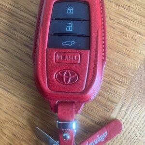 Genuine Leather Key Fob Cover For Nissan Rogue, Pathfinder, Sentra (2023-2025) - No Screw Design, 1:1 Fit, Retro Style