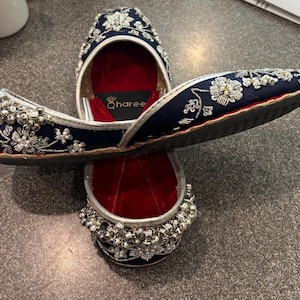 Lesli added a photo of their purchase