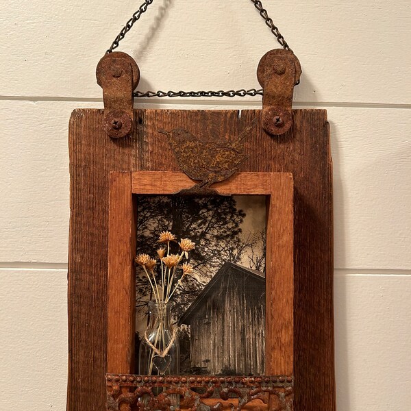 Rustic Wire Flowers With Bee on Rock Base Primitive Garden Art Wire and ...