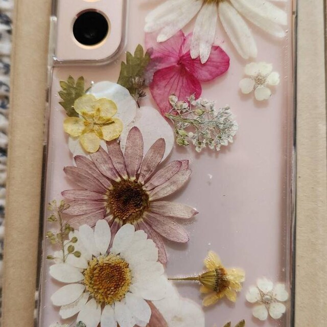 iPhoneアクセサリー CASSETIFY Mardi Mercredi Flower Case Amazon.com: CASETiFY Impact Case for iPhone 11 - Bright
