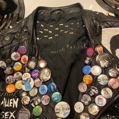 SKA TWO TONE SHARP SKINHEAD 25MM BADGE BUTTON PIN OI SKA MOD RUDE - Foto 12