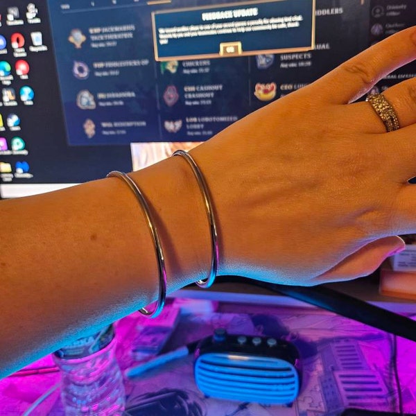 Water-Resistant Statement Bracelet – Gold main image 1