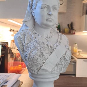 ヴィクトリア女王の胸像彫刻 - 大理石の女性アンティークアート像