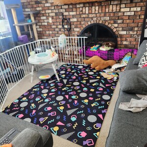 レトロアーケードカーペット、屋内屋外用、メンフィスデザイン