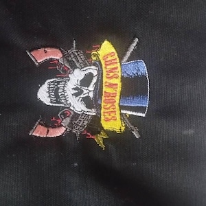 Elisandra added a photo of their purchase