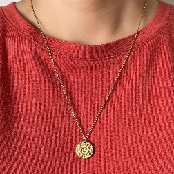 White Gold Flower Pendant Necklace with South Sea Pearl