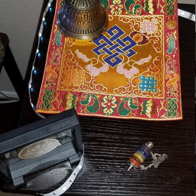 tibetan meditation shawl